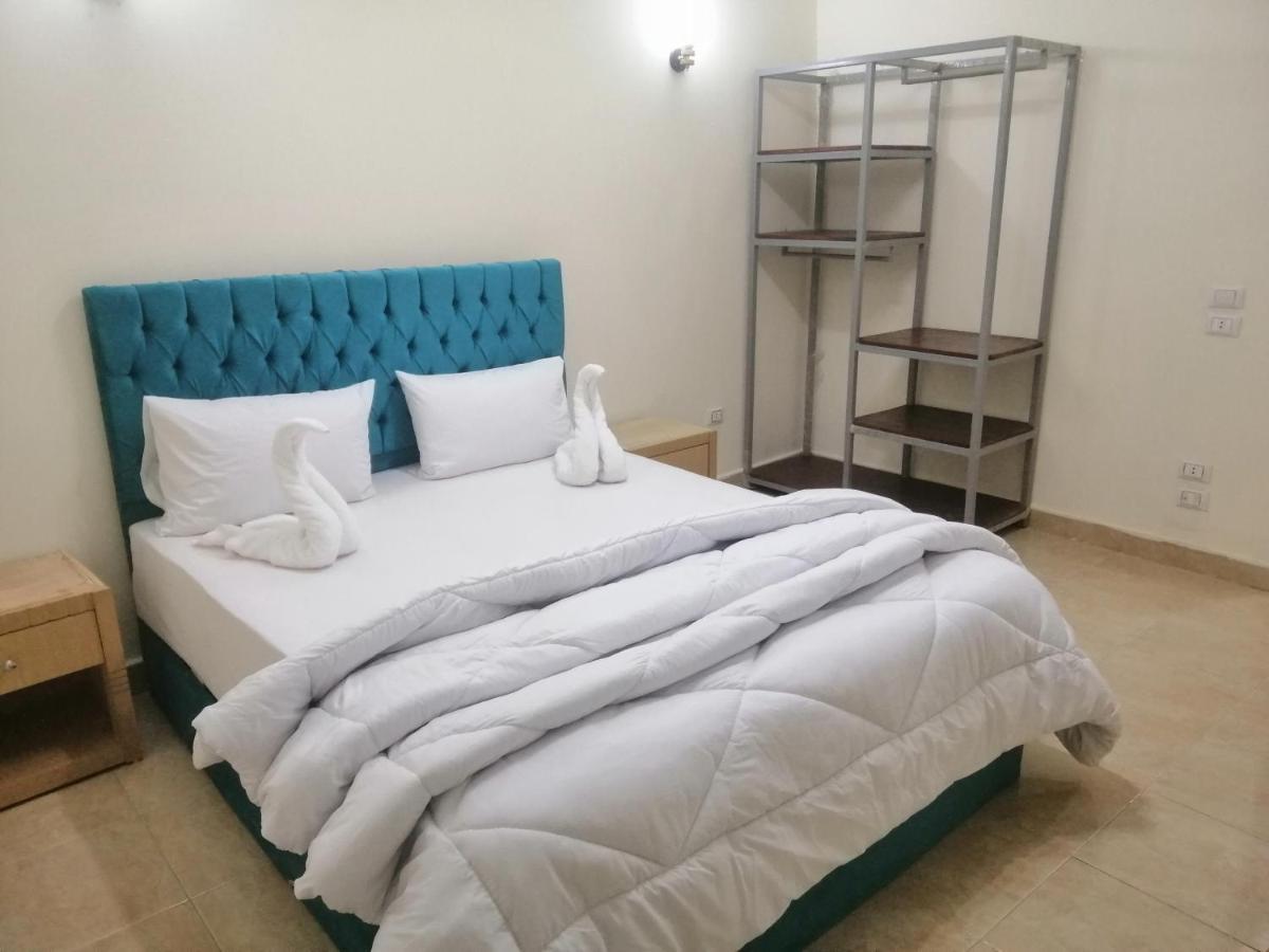 Anubis Kingdom Pyramids Hostel Kafrat al Jabal Exterior photo