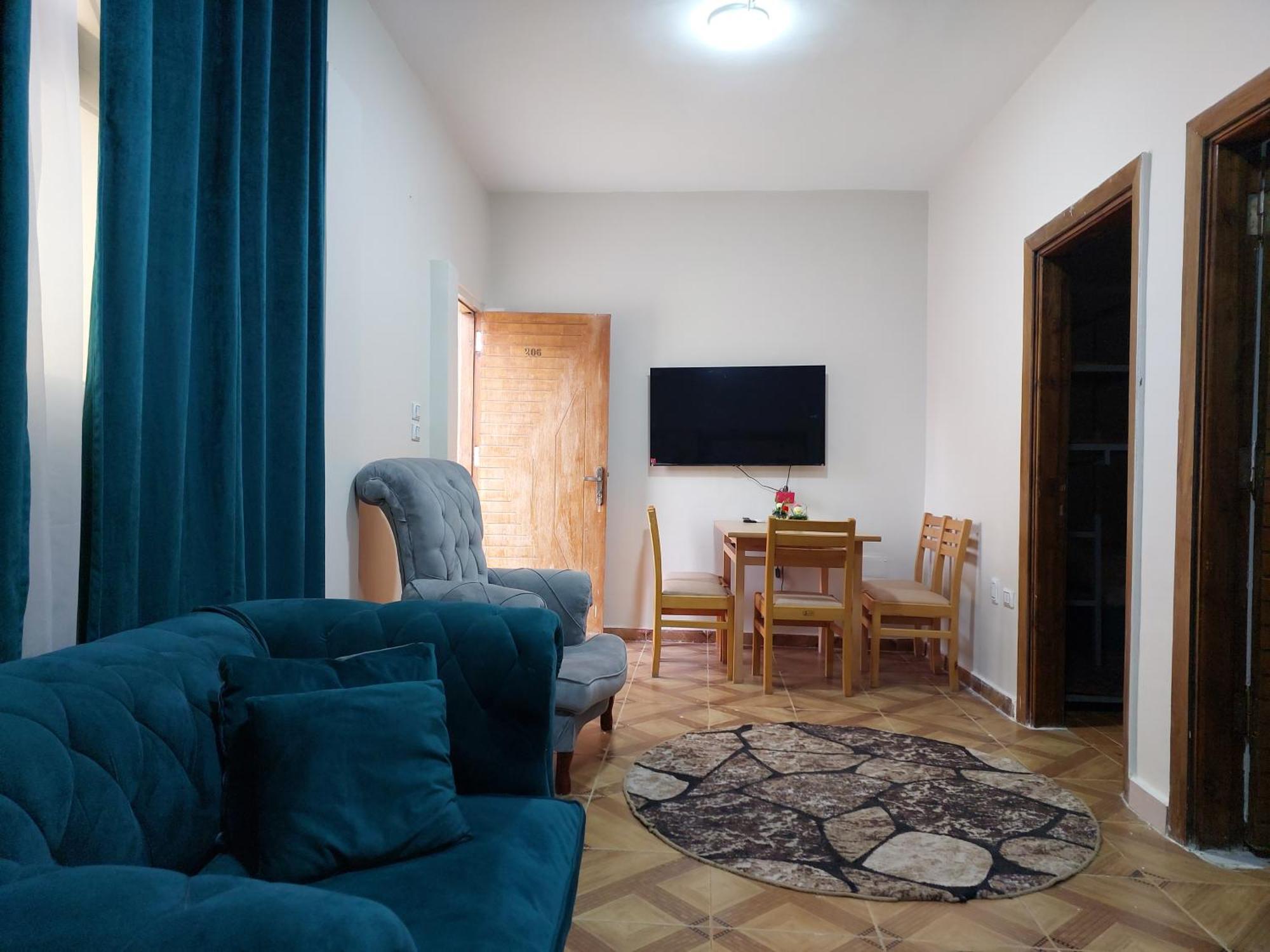 Anubis Kingdom Pyramids Hostel Kafrat al Jabal Exterior photo