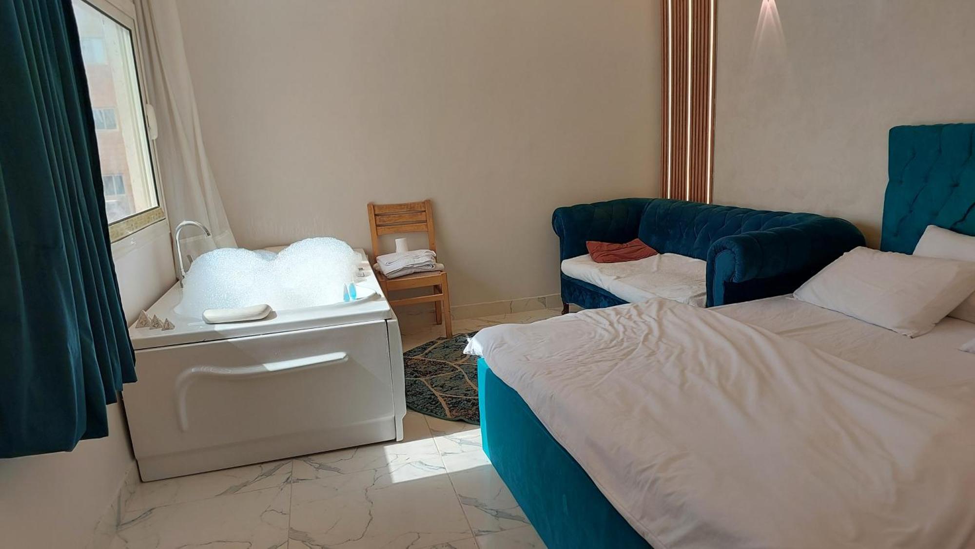 Anubis Kingdom Pyramids Hostel Kafrat al Jabal Exterior photo